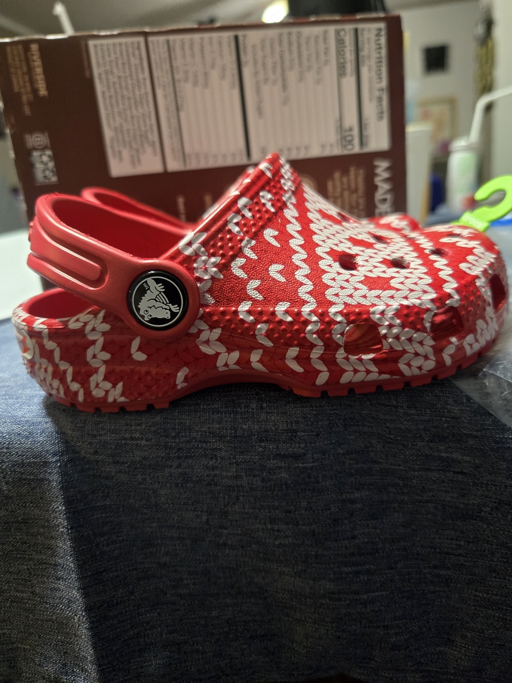 Kids Red Knit-Pattern Clogs - Crocs - Picture 2 of 5